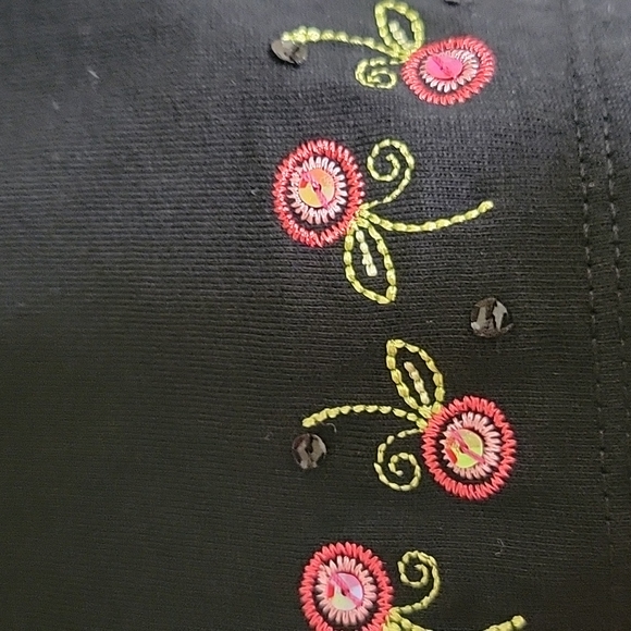 Liz & Me capri pants embroidered bottom lounge pants in 4X - Picture 2 of 5